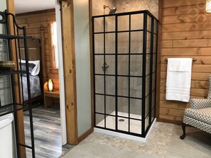 タオル、トイレットペーパー