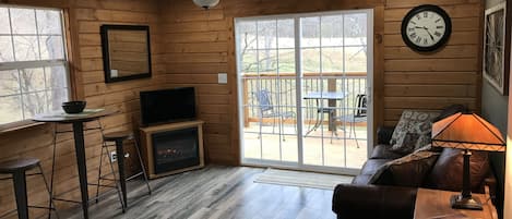 Smart TV, fireplace, stereo
