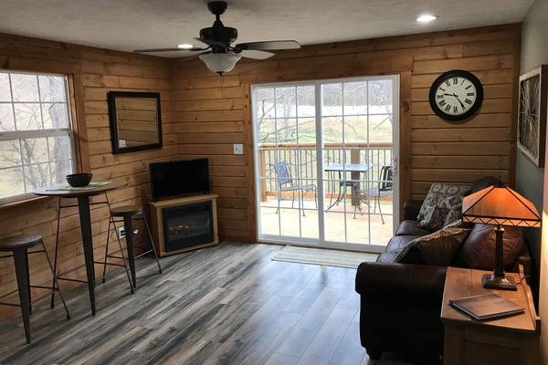 Smart TV, fireplace, stereo