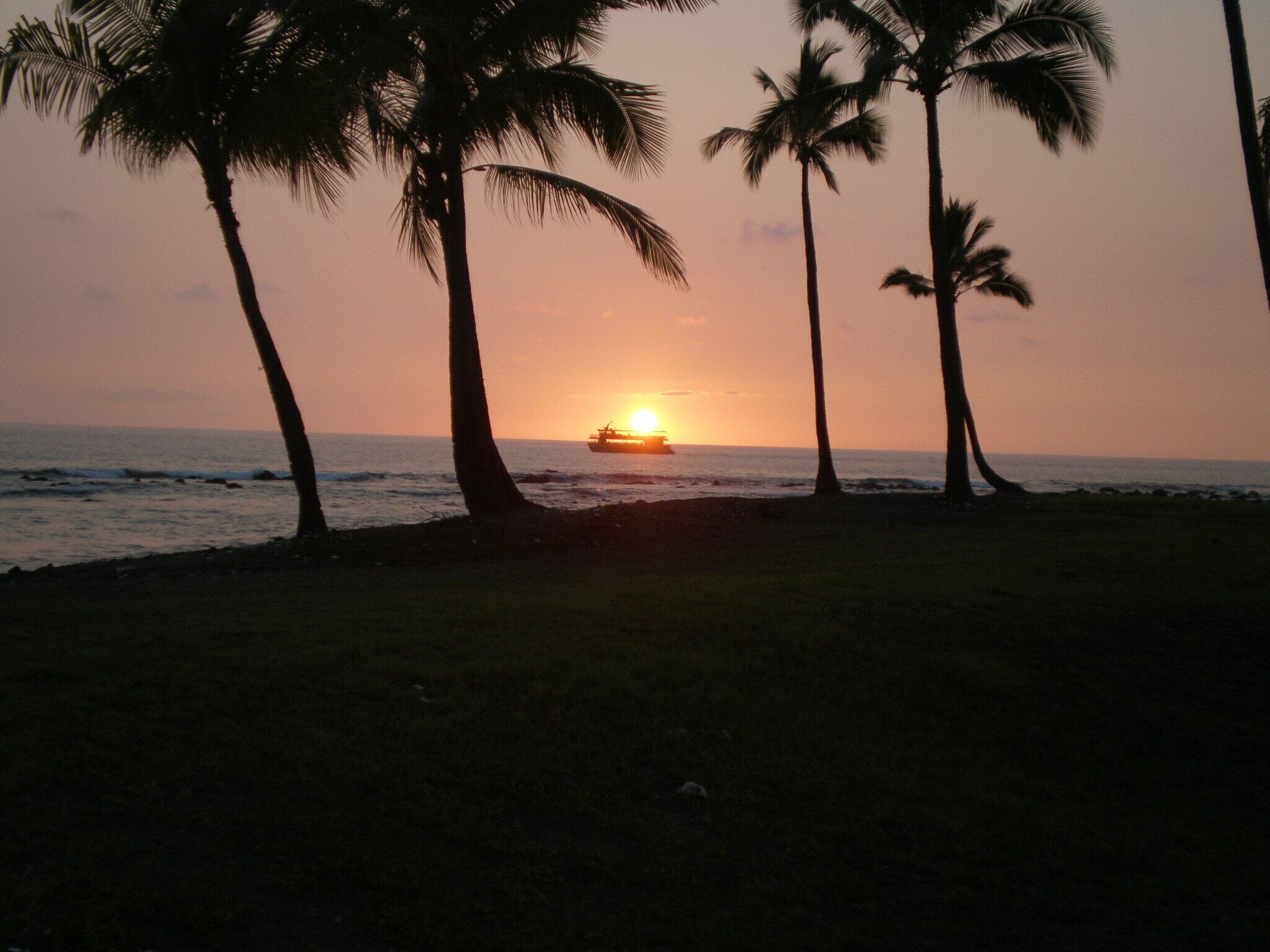 Beach nearby, sun loungers, beach towels