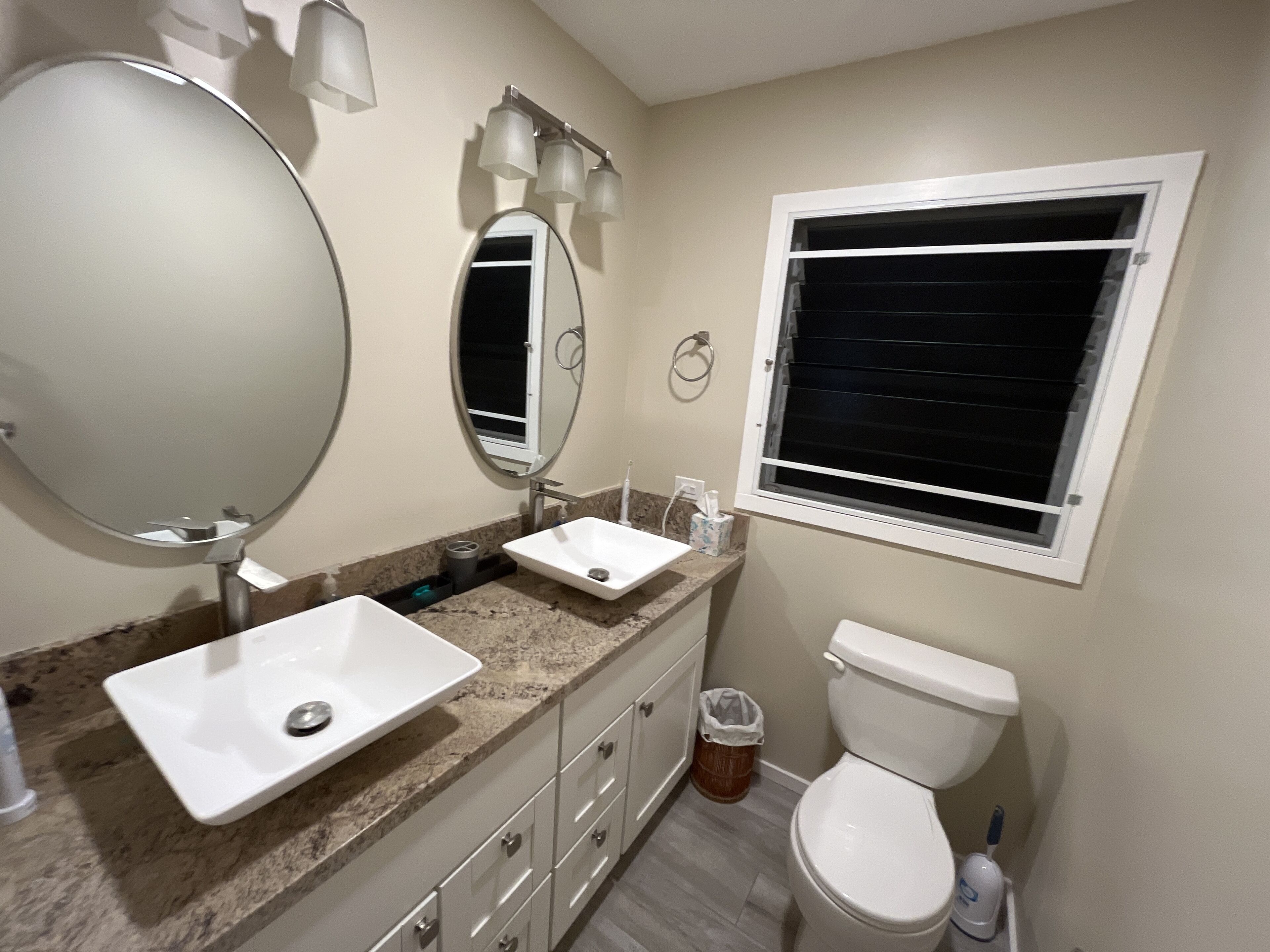 Combined shower/tub, hair dryer, towels, toilet paper