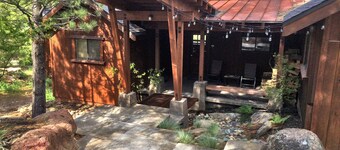 Truckee River House - Beautiful Views, Riverfront Retreat, Flyfishing, Skiing