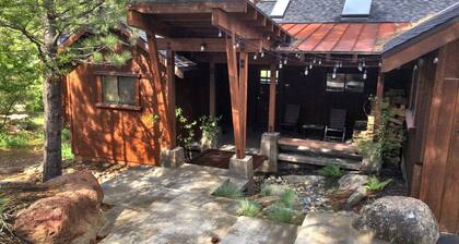Truckee River House - Beautiful Views, Riverfront Retreat, Flyfishing, Skiing