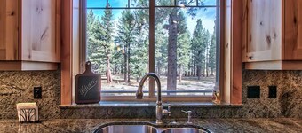 Luxury Home/Pool Table/Near Casinos & Beaches/Incredible View! 2 Master Bedrooms