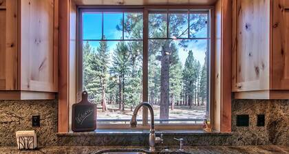 Luxury Home / Pvt Poreallas / biljardipöytä / Lähellä kasinoita ja rantoja / Incredible View!