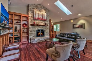 TV, fireplace, table tennis, books