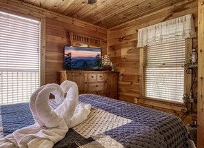 2 bedrooms, iron/ironing board, Internet, bed sheets