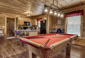 Interior - Mountain and Ferris Wheel View,wifi and Close to Pigeon Forge (SEVIERVILLE)