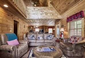 TV, fireplace, video games - Mountain and Ferris Wheel View,wifi and Close to Pigeon Forge (SEVIERVILLE)