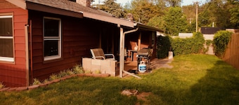 BLACK HILLS BASE CAMP! 1940s-era cabin. Sleeps 4-5 people. Walk to Canyon Lake.