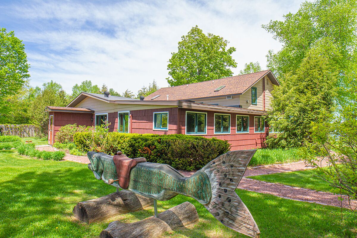 Clam Lake Lodge & Wapiti Cabin
