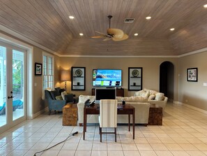 Smart TV, reproductor de DVD y impresora 