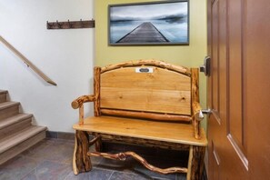 Interior - Clifftop Townhouse, Panoramic Views Sleeps 8 (Seward)