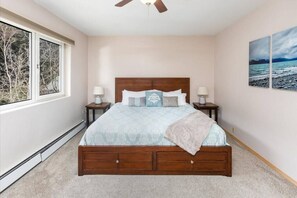 3 bedrooms, iron/ironing board, travel crib, free WiFi