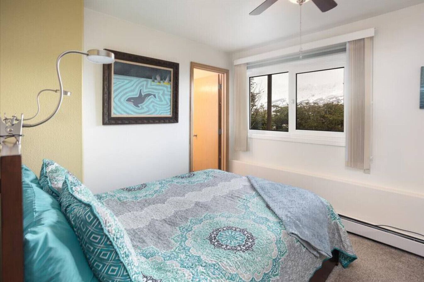 3 bedrooms, iron/ironing board, travel crib, free WiFi
