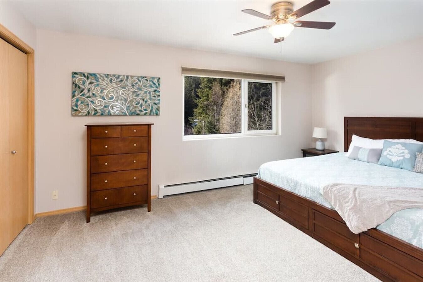 3 bedrooms, iron/ironing board, travel cot, free WiFi