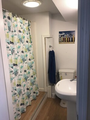 Hair dryer, soap - Newly Renovated, all new beds and bedroom furniture (Hampton)