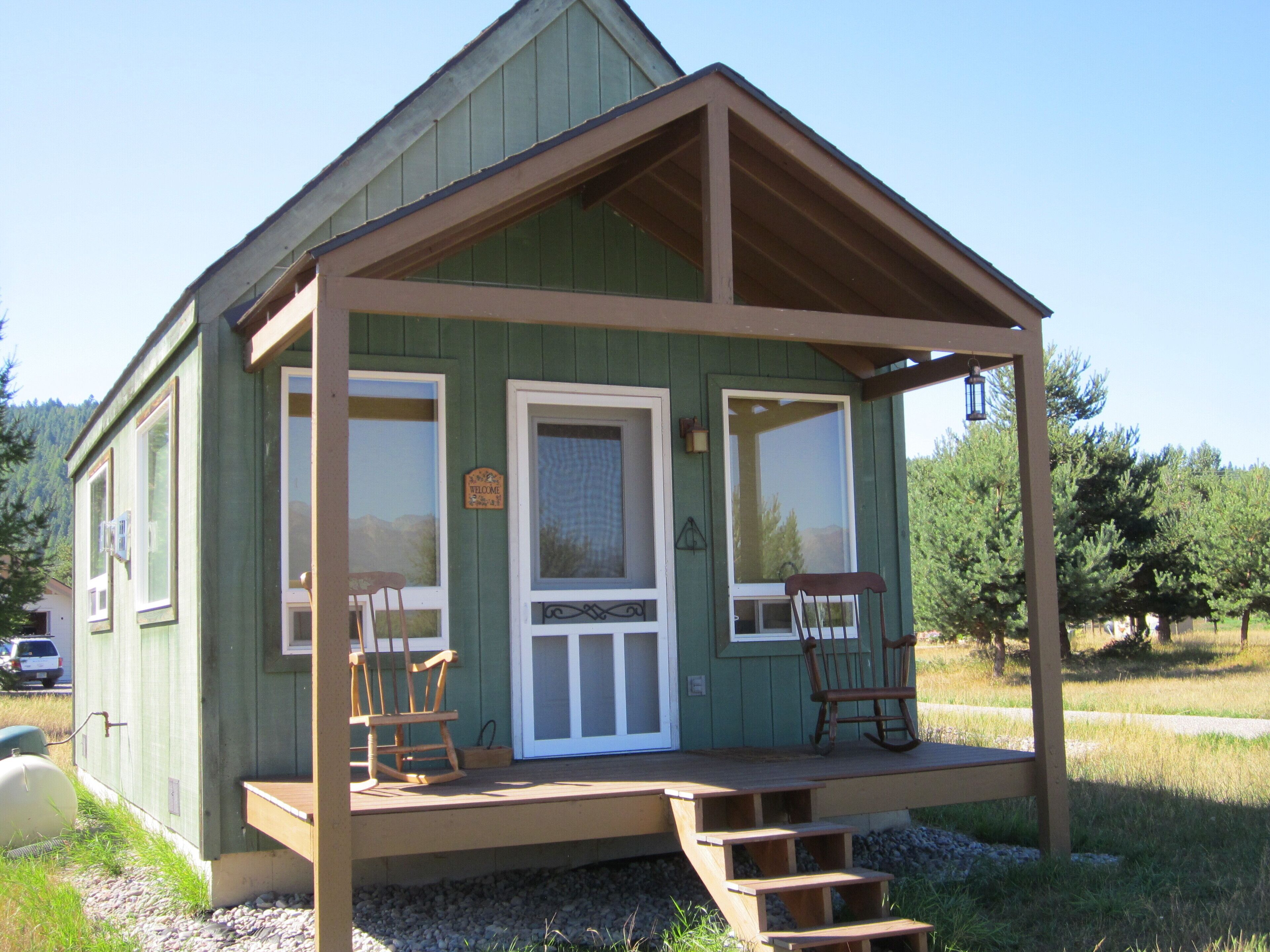 Bigfork Cozy Cabin for Two