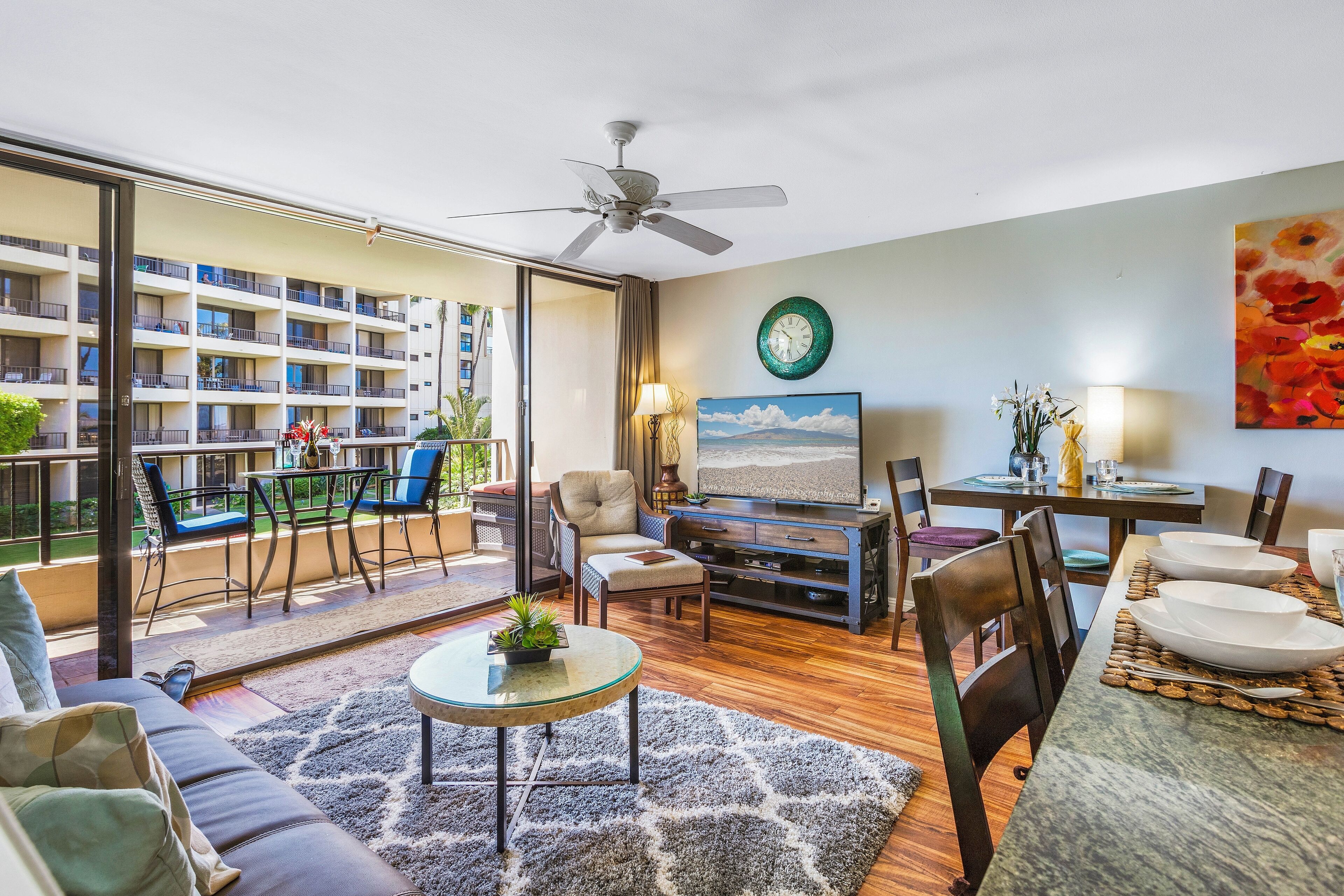 Smart TV, DVD player, books, stereo