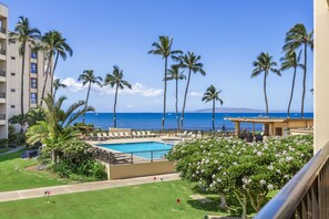 Piscina all'aperto, una piscina riscaldata