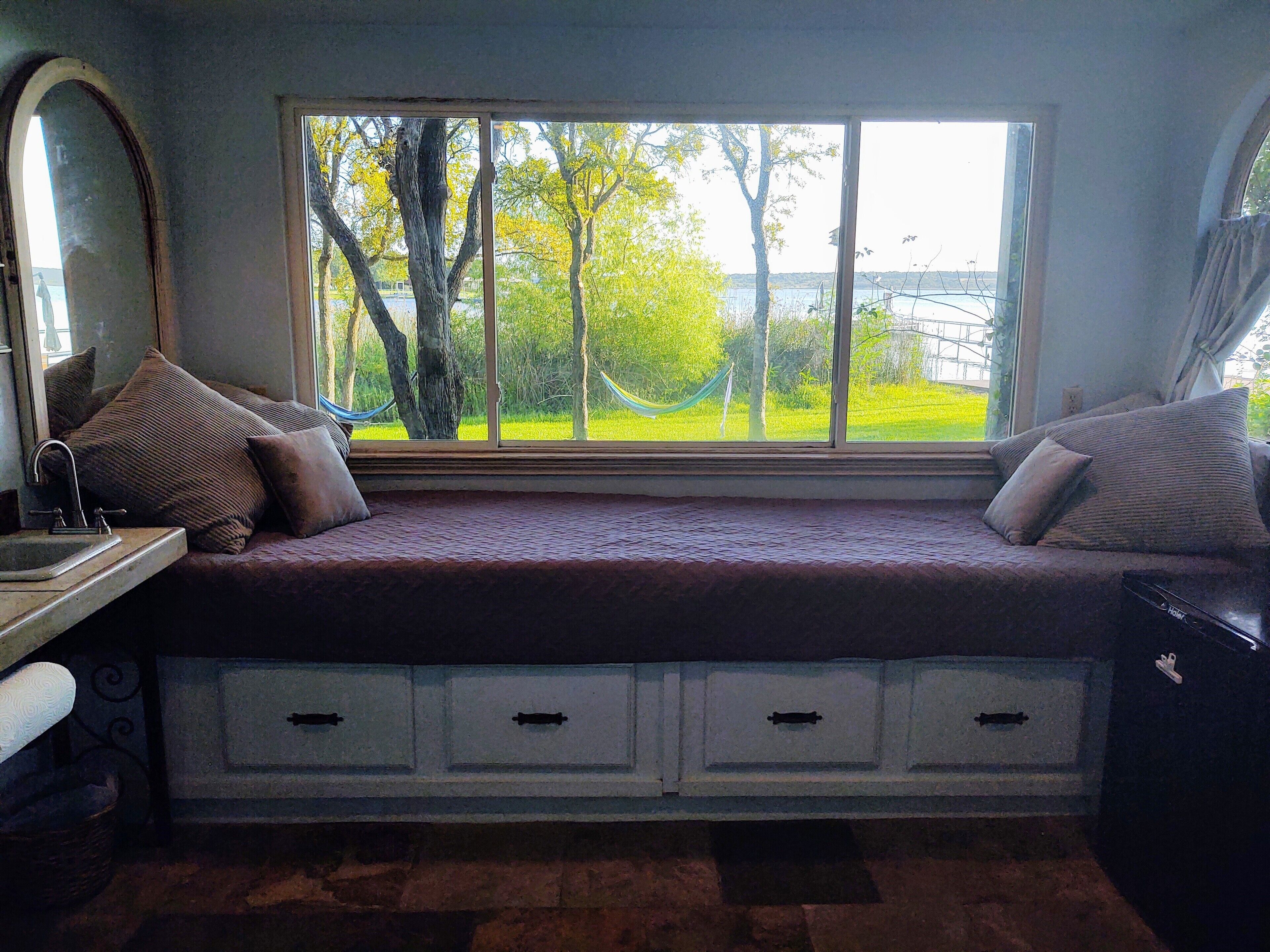 Grahams Lake Cottage, Graham, TX Vacation Rental Private vacation home