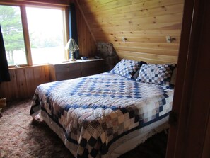 2 bedrooms, travel cot, free WiFi, bed sheets