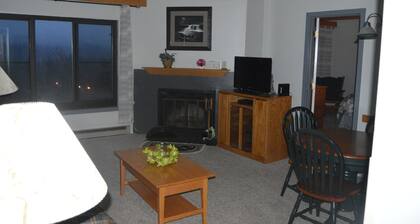 Silver Creek 1707 - 2 Bdrm-huoneisto, ilmastointi, siivousmaksu, uima-allas ja poreallas