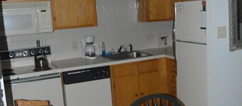 Silver Creek 1707 - 2 Bdrm Condo, No Cleaning Fee, A/C, Pool & Hot Tub