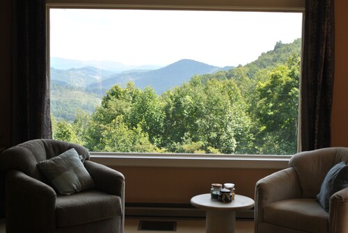 Seclusion on a Horse Farm - Million Dollar View - Ride - Hike - Fish - Sauna