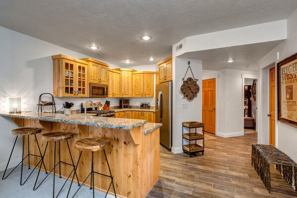 Refrigerador, microondas, horno, placa de cocina