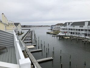 Property grounds - 4BR Bayfront Beauty w/ Pool! Extra Clean Bay Front Model Home unit #70 (Bethany beach)