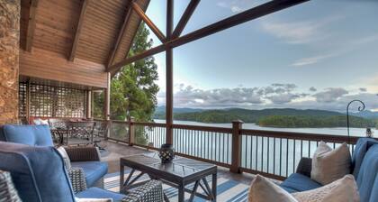 Amazing Sweetwater Lodge - custom lakefront home with mountain views. Close to Blue Ridge!