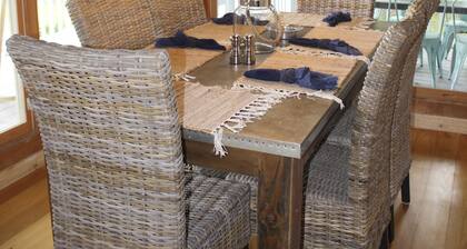 Crescent View-Come enjoy fishing,kayaking or just relaxing-Dock-Sleeps 10