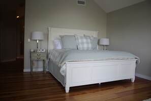 4 bedrooms, iron/ironing board, travel cot, free WiFi