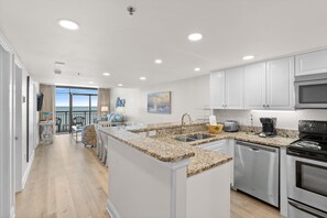 冰箱、微波炉、烤箱、炉灶