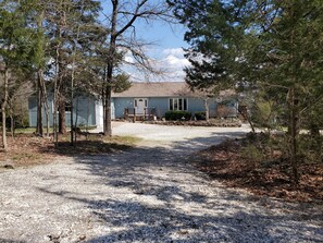 Exterior - Owls Nest-Lakefront-Private Wooded Setting Sleeps 16 (Garfield)