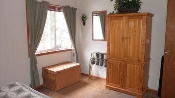 1 dormitorio, tabla de planchar con plancha, cuna de viaje y wifi gratis