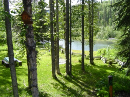 A Private Riverside Suite, Tucked In The Mountains, Just 30 Minutes From Seward