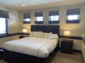 4 bedrooms, desk, iron/ironing board, travel cot