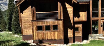 Breckenridge Modern Luxury Home with Hot Tub -- Minutes to Slopes, Sleeps 10