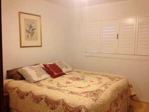 2 bedrooms, desk, iron/ironing board, free WiFi - Paradise..Million Dollar View From Oceanfront Lanai! (Ma'alaea)