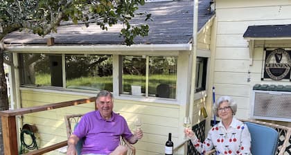 Cozy 1 BR Cottage 2 Block Stroll to Sonoma Plaza.