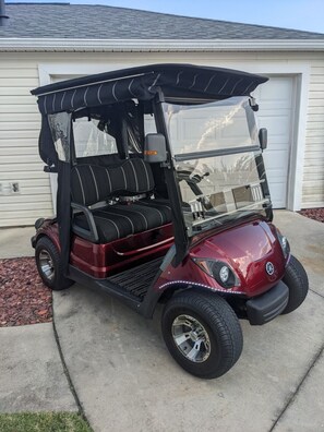 Property grounds - Walk to Lake Sumter Landing! Our Village Gem - 10 Star - w/ Golf Cart (The Villages)