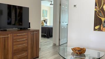 2 slaapkamers, een strijkplank/strijkijzer, gratis wifi, beddengoed