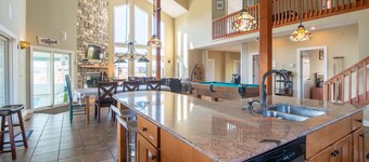 Private Indoor Swim Pool,Hot Tub, Free Golf & Mini Golf, Tennis, Fire Pit