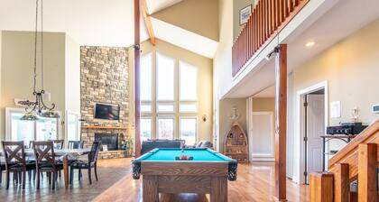 Private Indoor Swim Pool,Hot Tub, Free Golf & Mini Golf, Tennis, Fire Pit