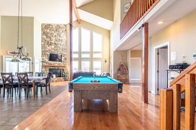 Piscina cubierta privada, bañera de hidromasaje, golf gratuito y minigolf, tenis, pozo de fuego