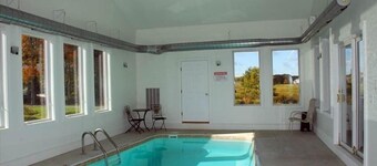 Private Indoor Swim Pool,Hot Tub, Free Golf & Mini Golf, Tennis, Fire Pit