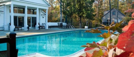 حمّام سباحة خارجي