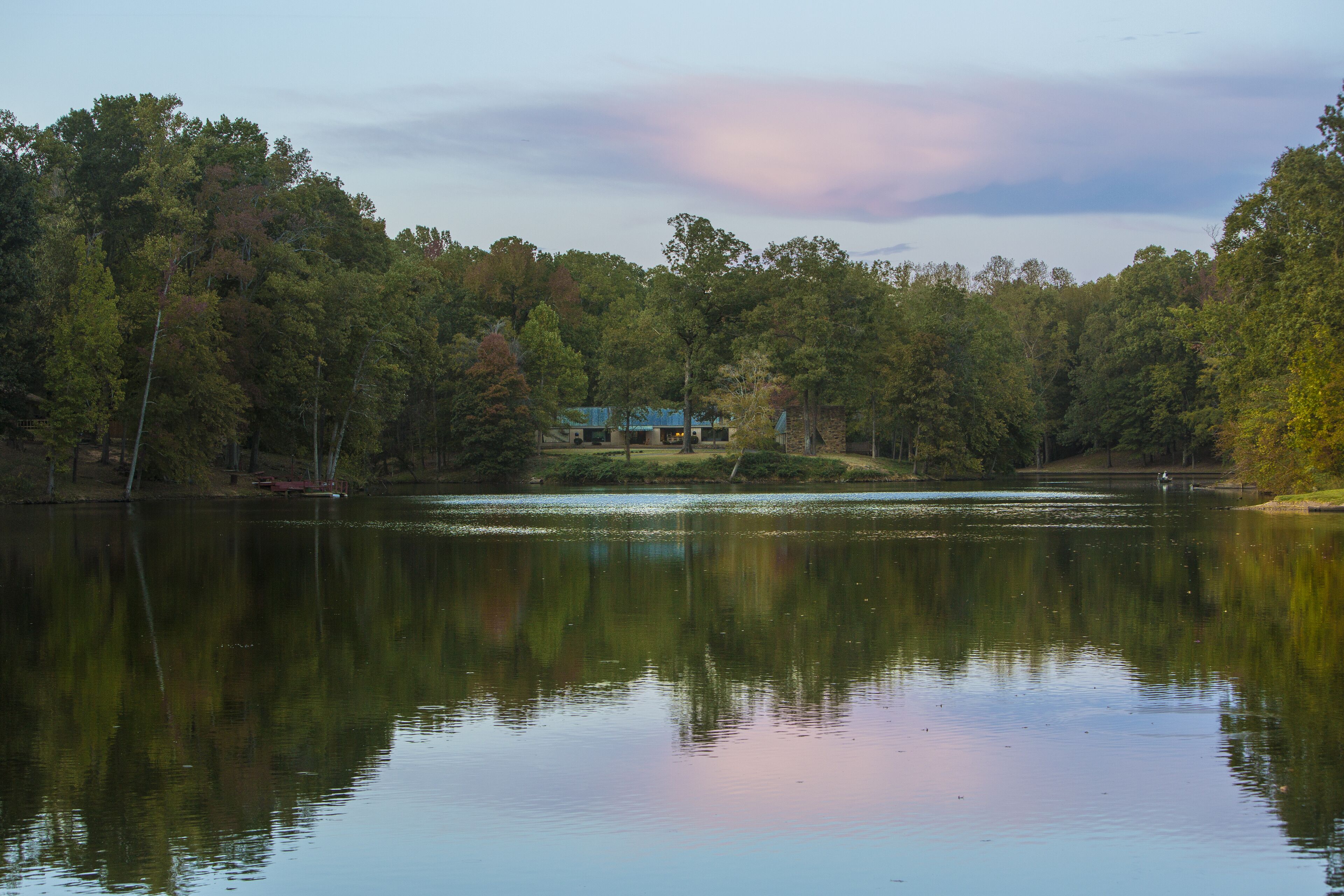 6000 sqft Modern Lake Home, Close to Everything Memphis